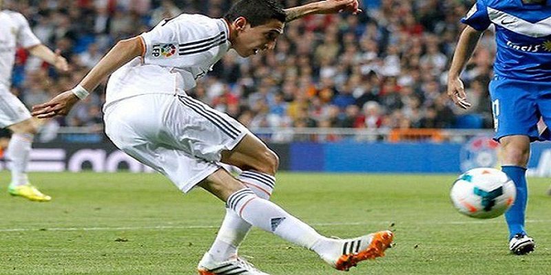 Rabona Là Gì? Tất Tần Tật Về Kĩ Thuật Chơi Bóng Rabona 5 giovanni-roccotelli-da-rabona
