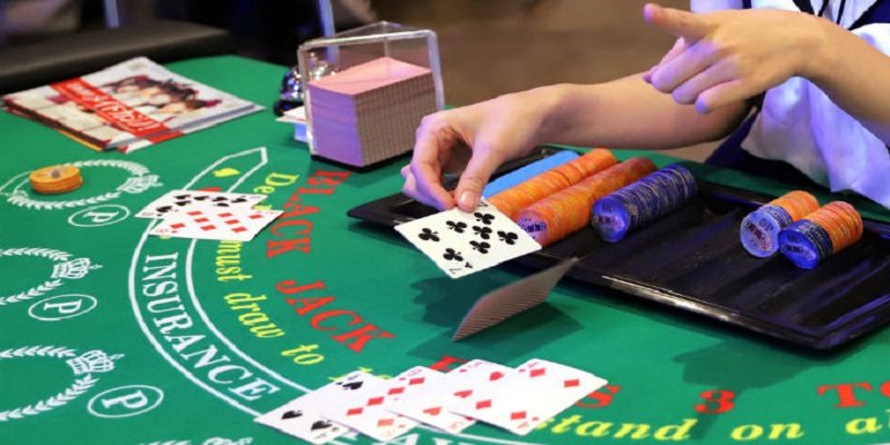 Game Baccarat Mibet: Giải Trí Thả Ga - Kiếm Tiền Siêu Đã 4 quy-tac-rut-them-bai-doi-voi-cua-banker-trong-baccarat